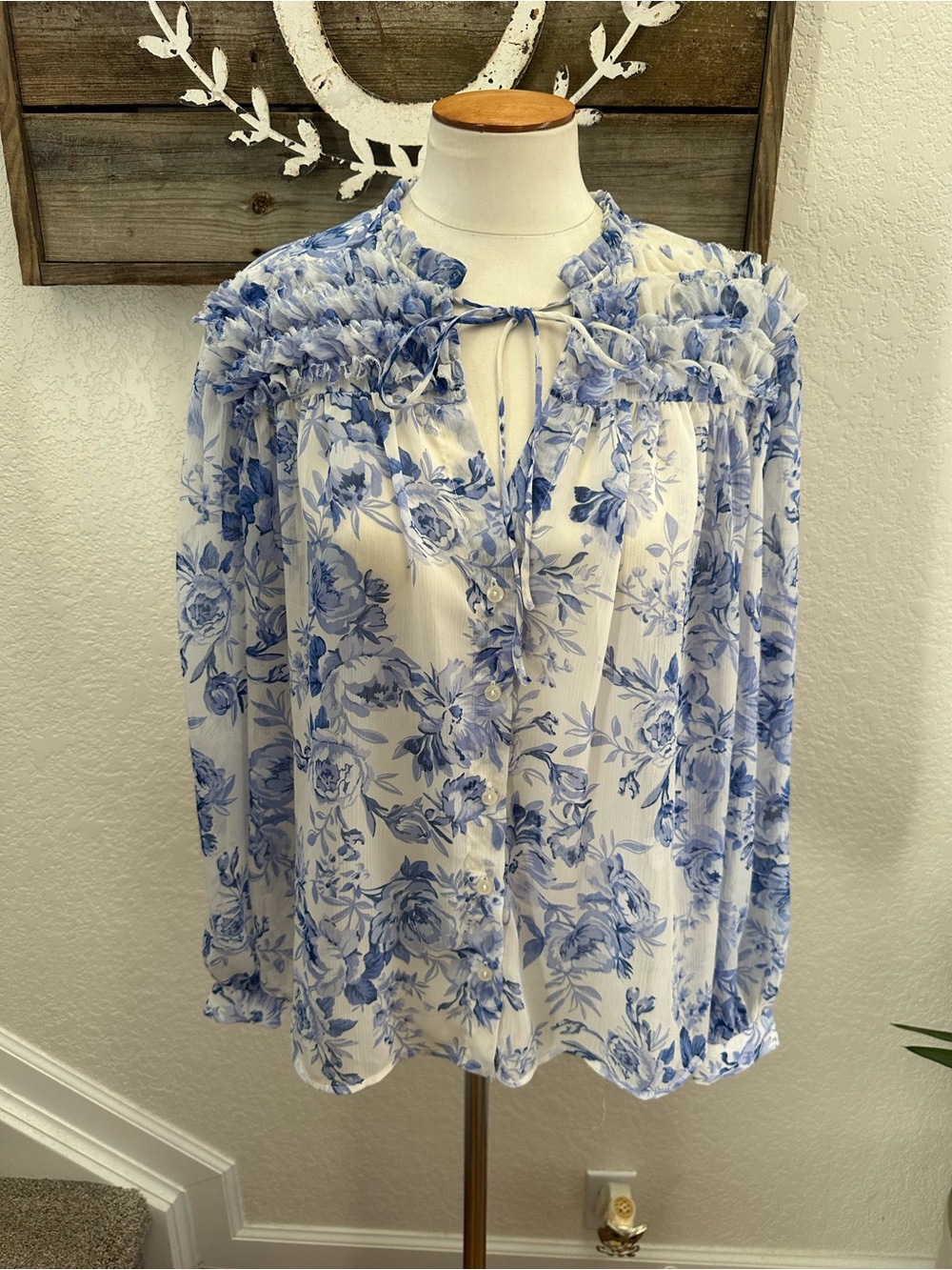 Zara Blue Floral Tie-Neck Peasant Blouse - Women's Top size Large
